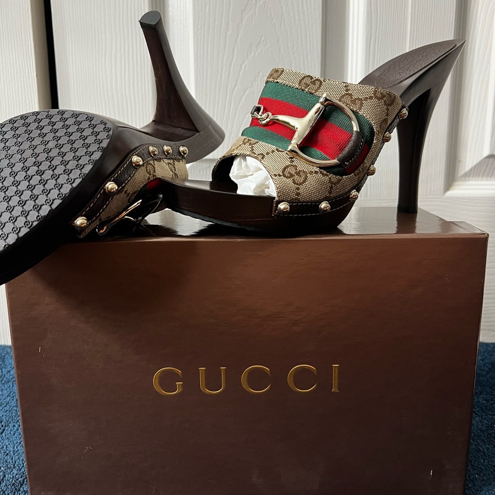 GUCCI Vintage Heel. Size 9 1/2. Never Worn.